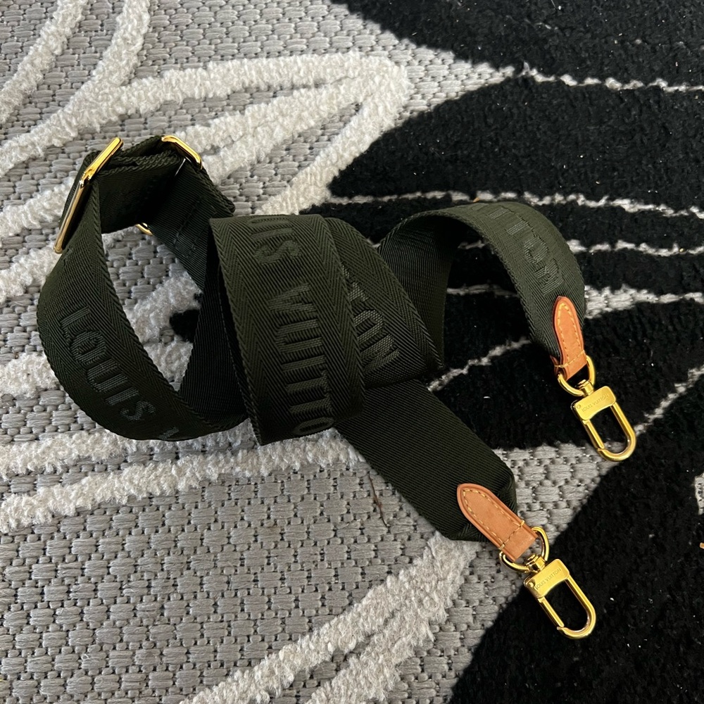 Authentic Louis Vuitton BANDOULIÈRE strap